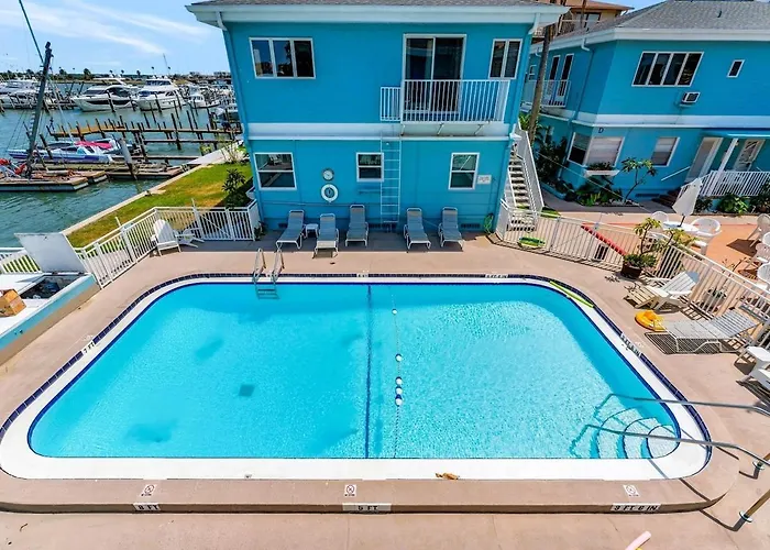 Waterfront Heated Pool 2 Mins 2