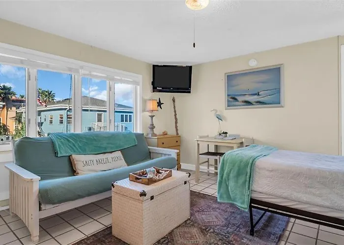 Waterfront Heated Pool 2 Mins 2