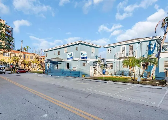 Waterfront Heated Pool 2 Mins 2 Apartment